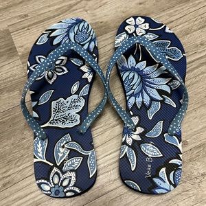 Vera Bradley Tropics Tapestry Flip Flops - Size 7/8